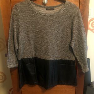 NWOT GRAY TOP LEATHER DETAIL 3/4 SLEEVE LARGE